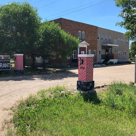 Heritage Place Hotel Gravelbourg Buitenkant foto