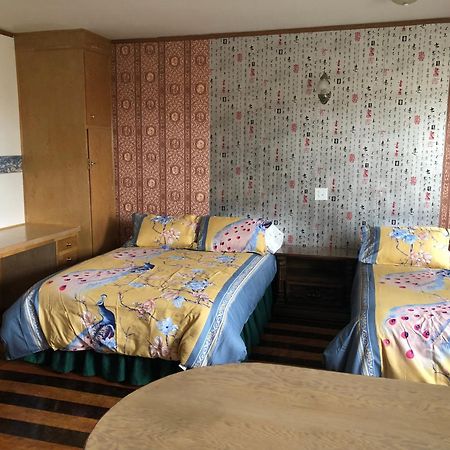 Heritage Place Hotel Gravelbourg Buitenkant foto