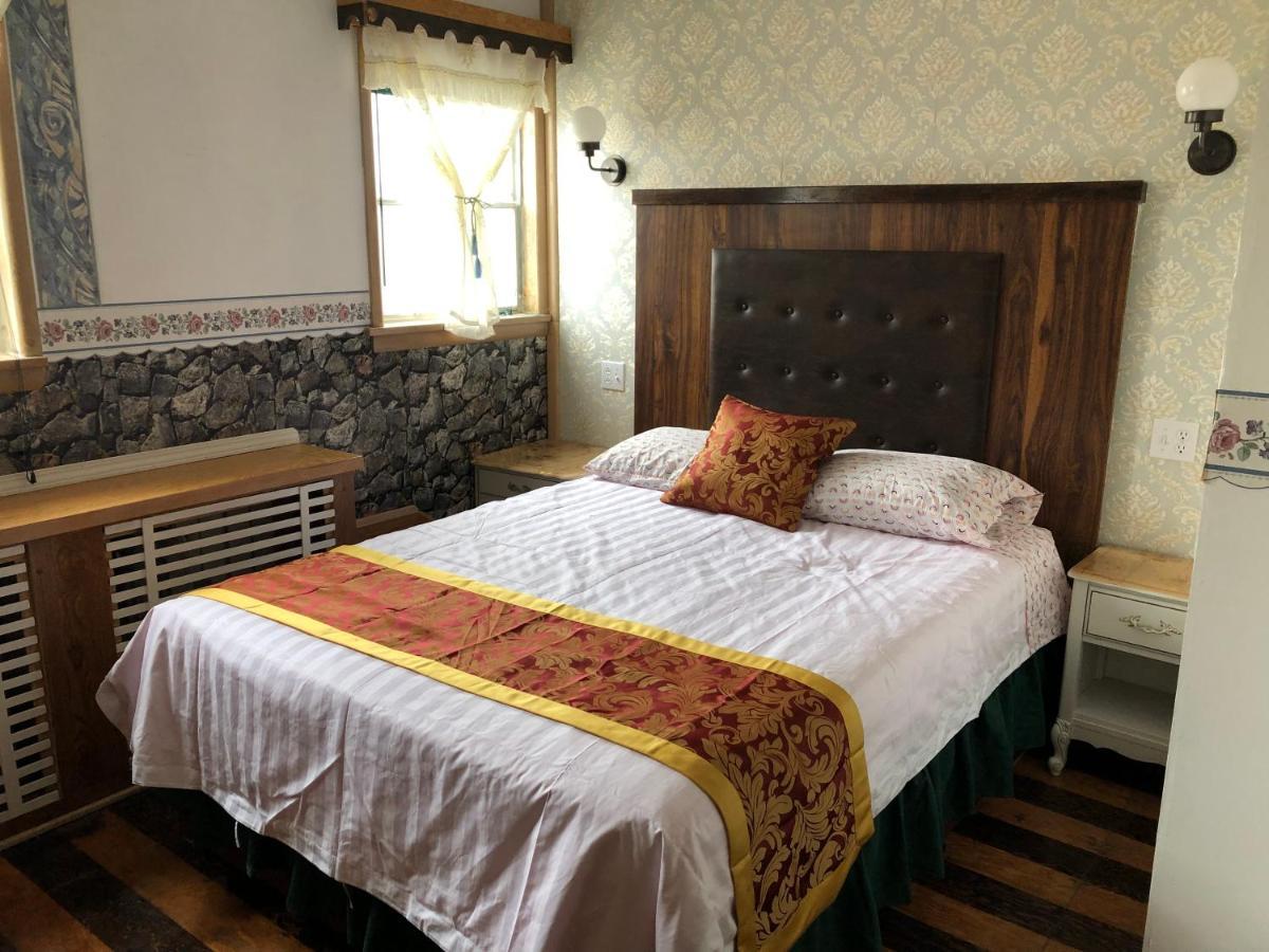 Heritage Place Hotel Gravelbourg Buitenkant foto