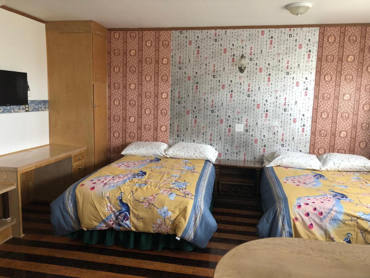 Heritage Place Hotel Gravelbourg Buitenkant foto