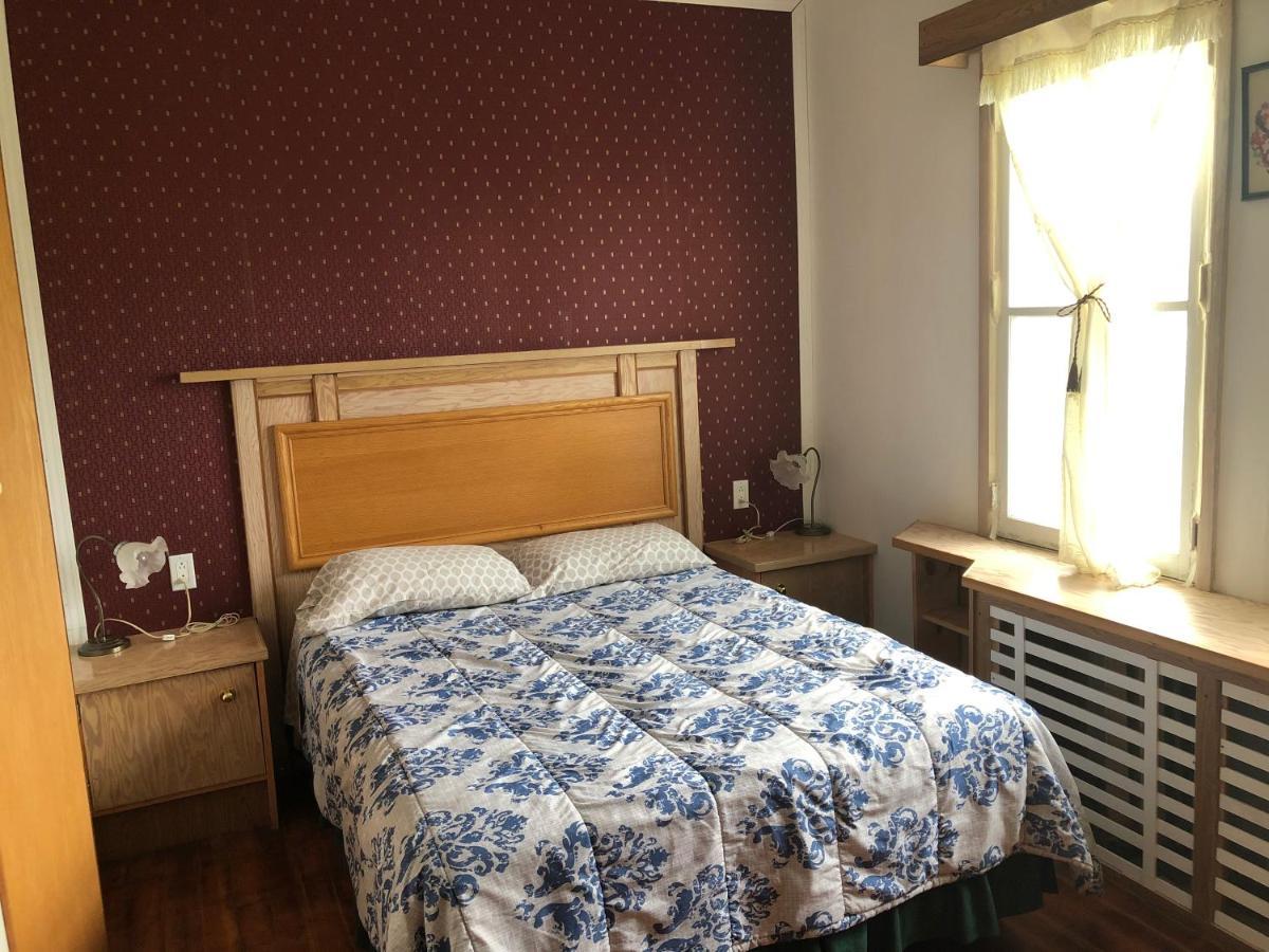 Heritage Place Hotel Gravelbourg Buitenkant foto