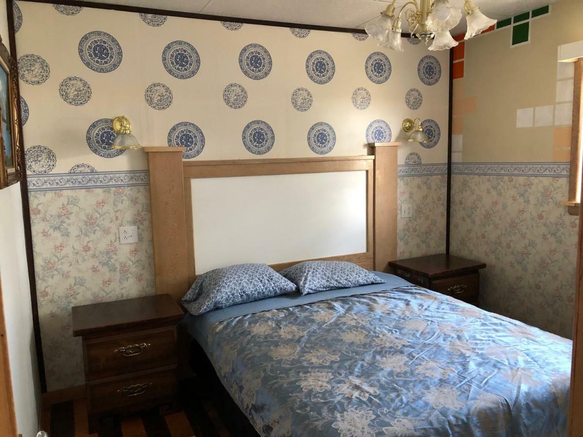 Heritage Place Hotel Gravelbourg Buitenkant foto